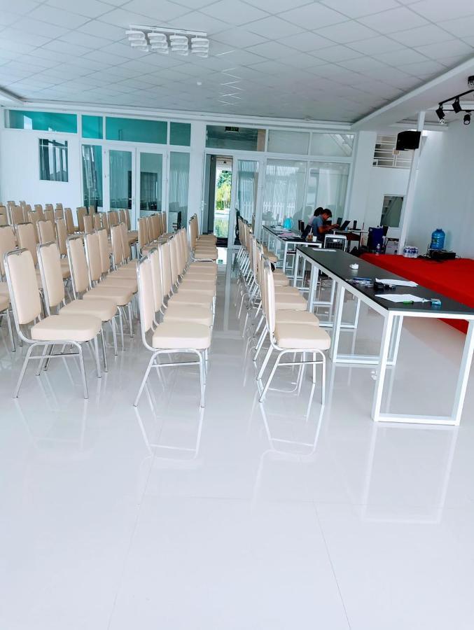 Nice Hotel Buon Ma Thuot Exterior photo